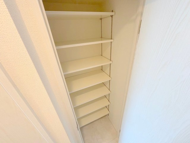 レオンコンフォート新大阪ウインズの収納