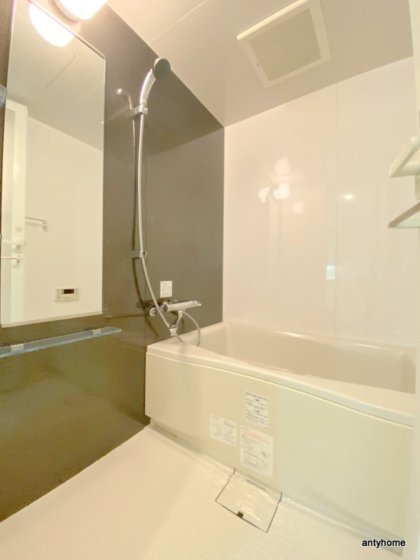 ビエラコート内久宝寺　仲介手数料無料の浴室