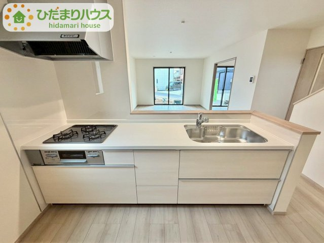 野田山崎2工区　新築戸建　2-E号棟のキッチン|ママのことを考えた、ゆとりあるキッチンスペースで、お料理がもっと楽しくなっちゃいますね(^^♪										
