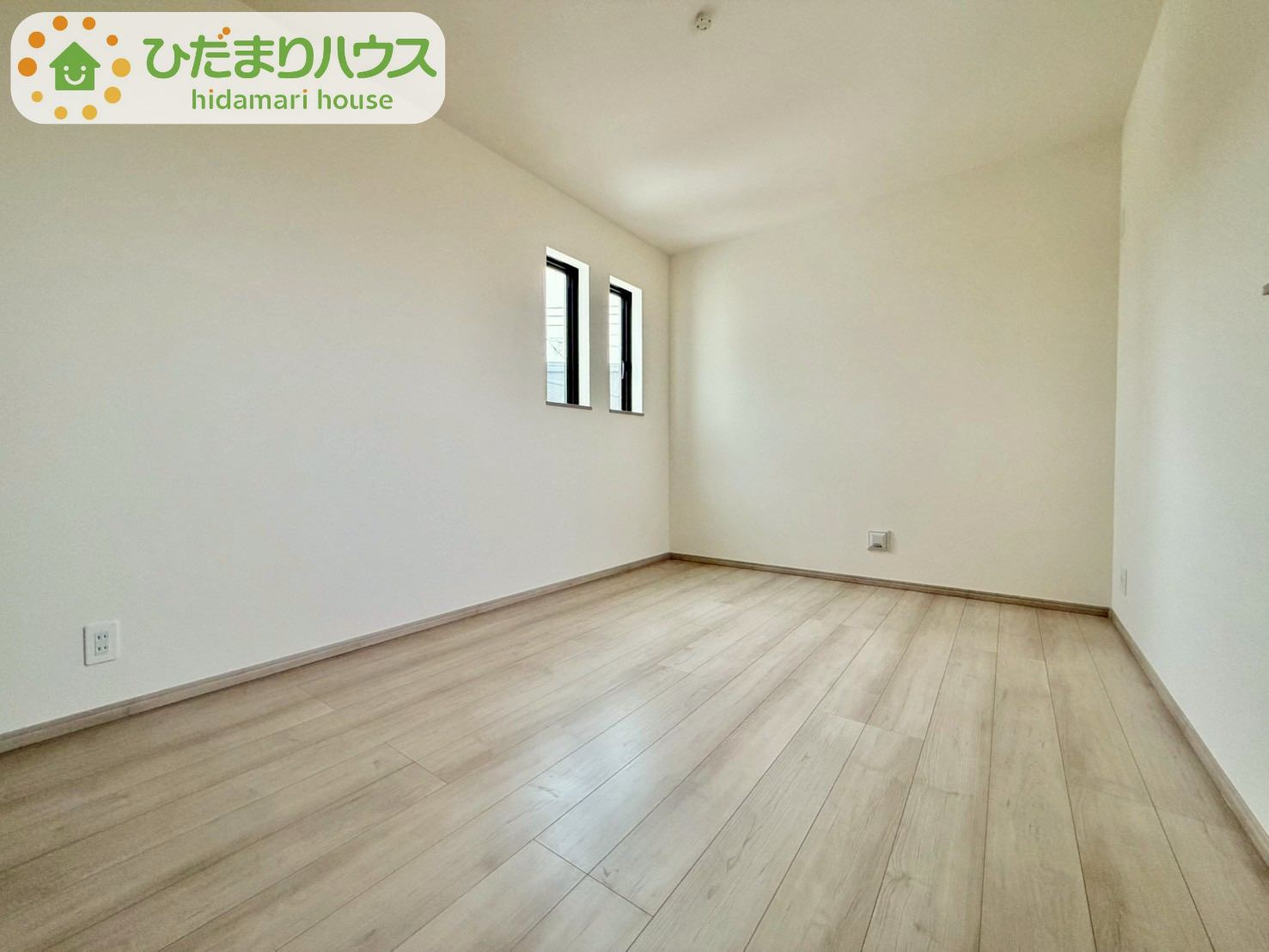 野田山崎2工区　新築戸建　2-E号棟の洋室|机にベットを置けば子供部屋の完成です！					
