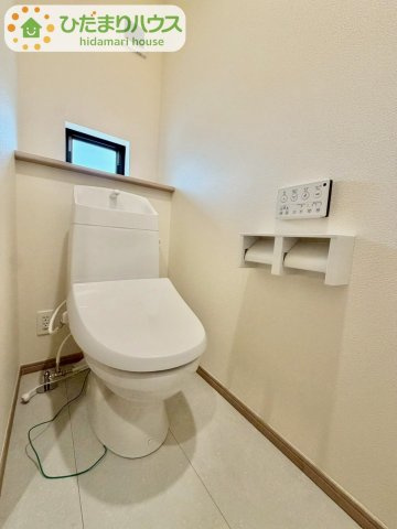 野田山崎2工区　新築戸建　2-E号棟のトイレ|トイレは1F、2F共に完備！取り合いになることがありませんね(^^)/							
