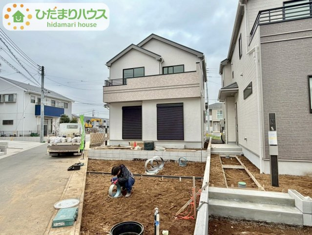 野田山崎2工区　新築戸建　2-E号棟の駐車場|カースペース２台ＯＫ！前面道路も幅が広いため車庫入れも安心です(^^)/								
