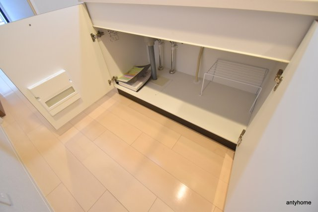 ミュプレ江坂　仲介手数料無料の収納