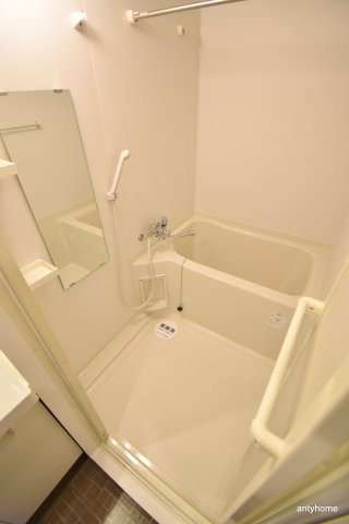 ミュプレ江坂　仲介手数料無料の浴室