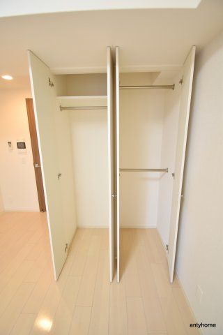 ミュプレ江坂　仲介手数料無料の収納