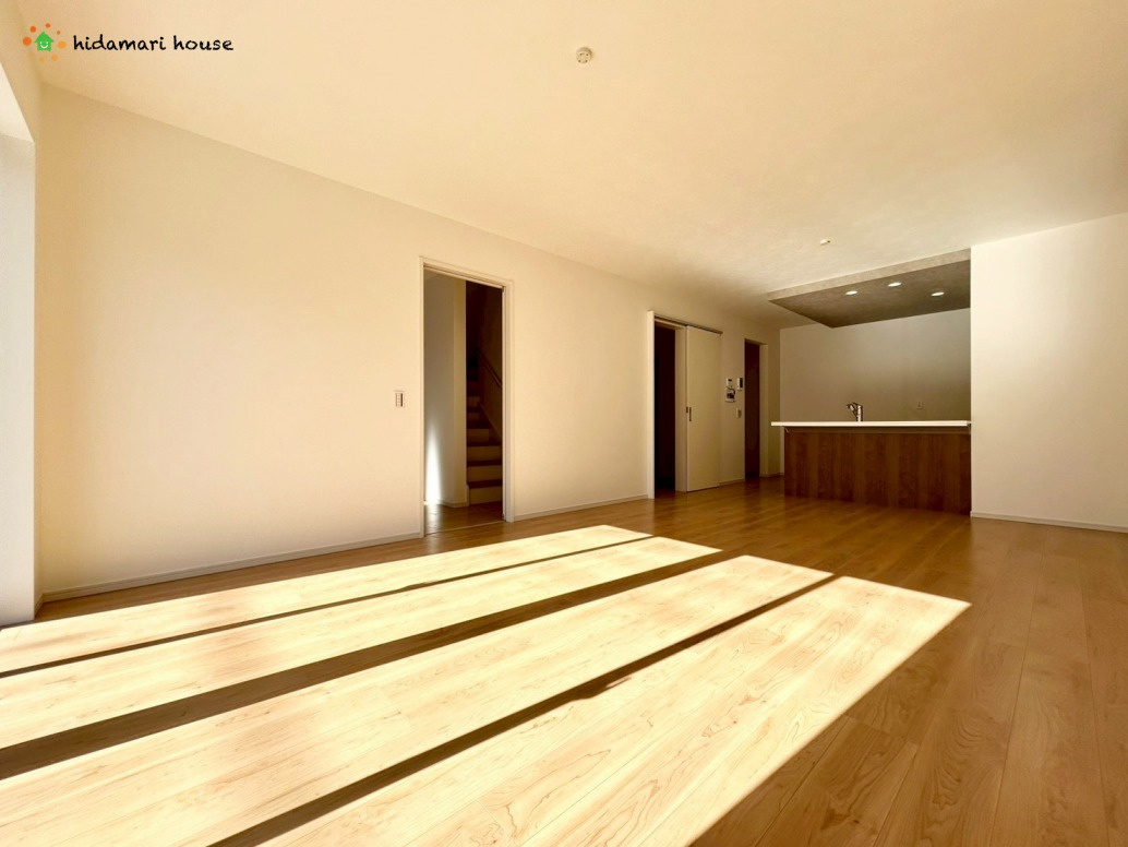 上尾市浅間台1期　新築戸建　テラシエ01の前面道路含む現地写真