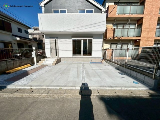 上尾市浅間台1期　新築戸建　テラシエ01の駐車場