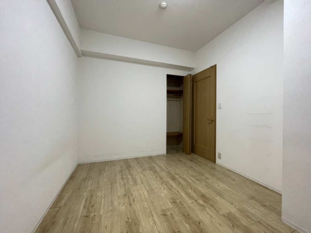 サンピア五日市の洋室|洋室約6.0帖です。クロス張替え等のリフォームのご相談も承ります。お気軽にお問合せください。