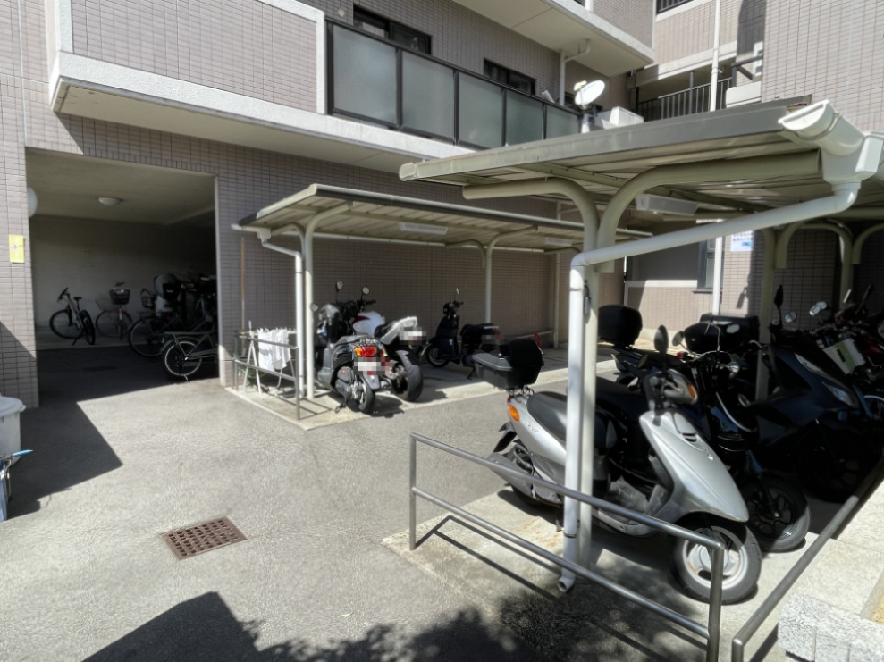 サンピア五日市のその他|駐輪場です。あらゆる生活利便施設が点在し快適に暮らせる平坦地です。
