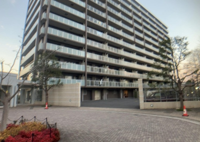 【外観】 | クレヴィア京王堀之内パークナードⅠ２番街 | 洗面脱衣所は「体を綺麗に整える場所」という目的と役割を持っています。そして便利で使い勝手のいい「体を綺麗に整える場所」にするためには、配置や動線、照明や収納計画をしっかりと検討しておく必要があります。