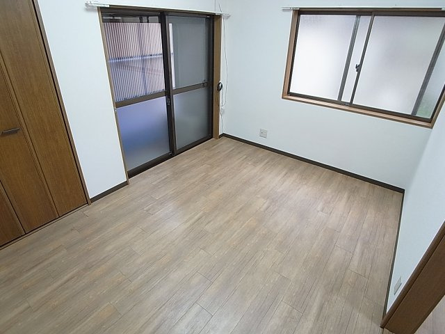 ときわ岬ハイツの洋室|日当たり良好の明るい洋室