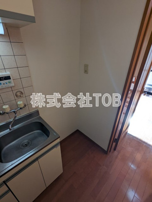 【設備】 | レクエルド烏山 | 冷蔵庫置き場※クリーニング中の写真※