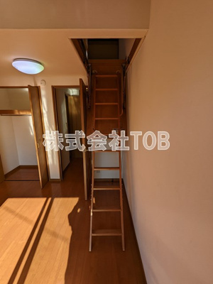 【設備】 | レクエルド烏山 | ロフトに上がるはしご※クリーニング中の写真