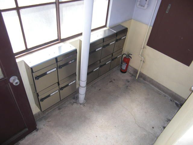 紅谷ビルのエントランス