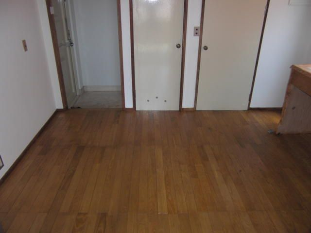 紅谷ビルの居間・リビング