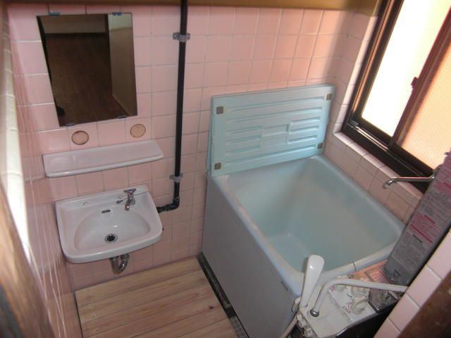 紅谷ビルの浴室