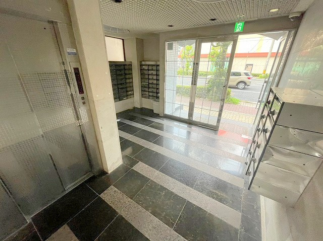 ラ・フォーレ上新庄のエントランス