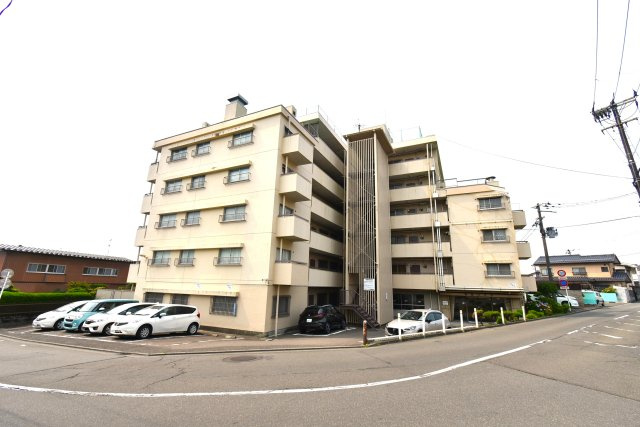 北山ハイツの外観