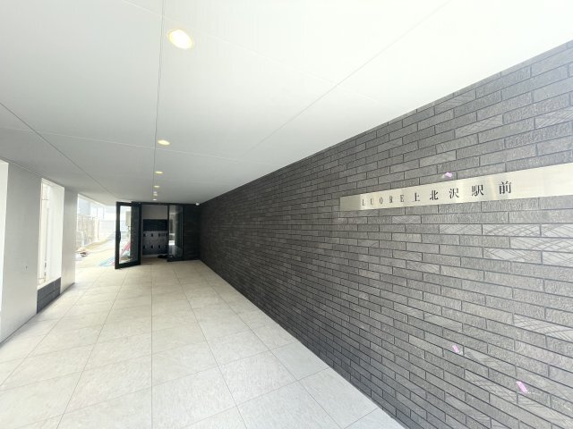 ルオーレ上北沢駅前のロビー