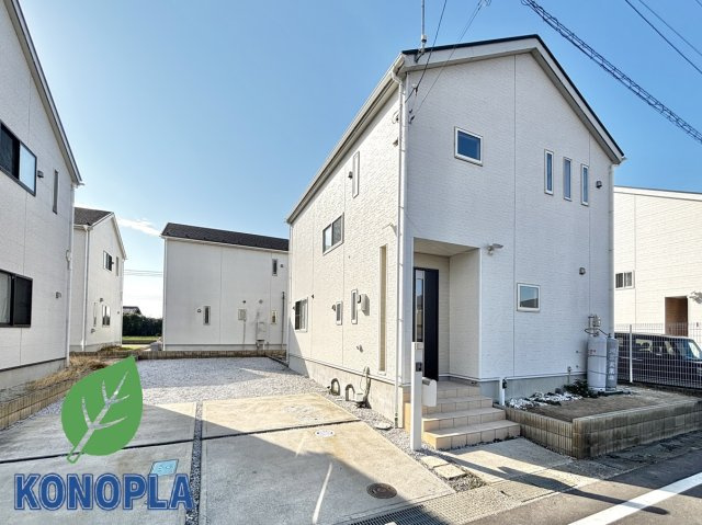 【中古戸建】伊勢崎市長沼町の外観|■外観｜土日のご見学はもちろん、平日・夜間のご案内も大歓迎です♪「今から見たい」や「仕事終わりに見たい」にもご対応できますのでお気軽にお問い合わせください♪