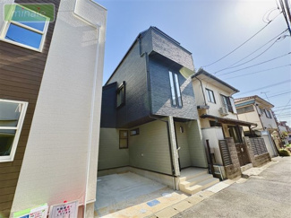 【外観】 | カウンターキッチン　食洗機付　市川駅11分　市川南4　2号棟　全2棟 | 販売現地
スタイリッシュな佇まいが魅力