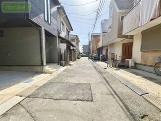 【前面道路含む現地写真】 | カウンターキッチン　食洗機付　市川駅11分　市川南4　2号棟　全2棟 | 販売現地