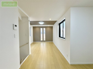 【居間・リビング】 | カウンターキッチン　食洗機付　市川駅11分　市川南4　2号棟　全2棟 | 施工例　