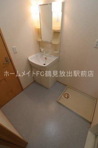 大阪市鶴見区今津中３丁目のハイツの洗面所