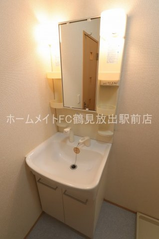 大阪市鶴見区今津中３丁目のハイツの独立洗面台