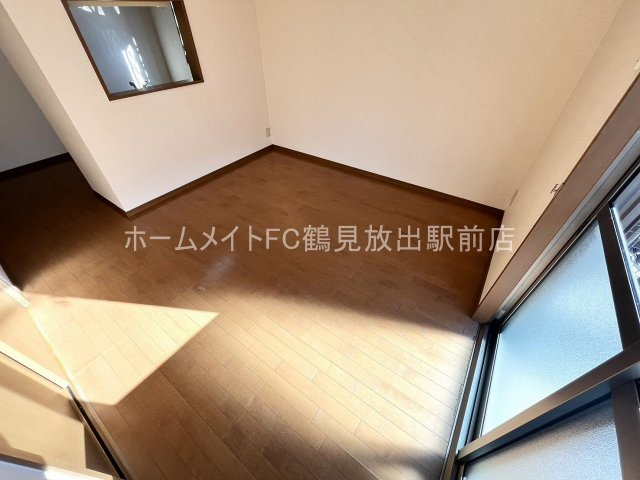 東大阪市東鴻池町５丁目のハイツの居間・リビング