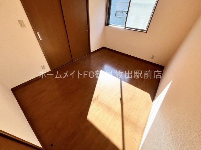 東大阪市東鴻池町５丁目のハイツの洋室