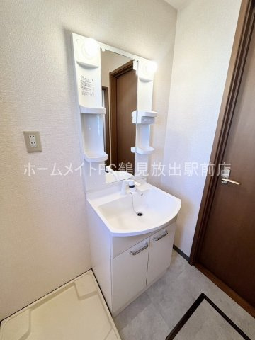 東大阪市東鴻池町５丁目のハイツの独立洗面台