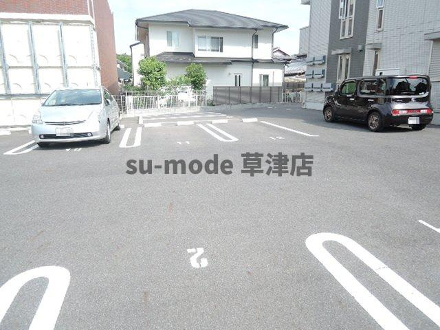【駐車場】 | N | 駐車場完備です