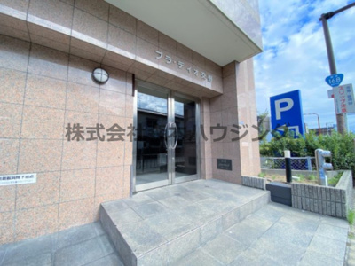 【エントランス】 | 　プラ・ディオ交野 | 清潔なエントランスです