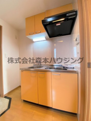 【キッチン】 | 　プラ・ディオ交野 | ※同タイプ別室の写真となります。
　設備内容など相違がある場合あくまで現状優先となります。
