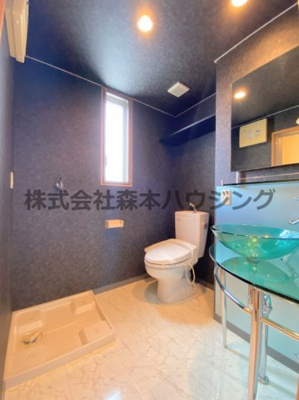 【洗面所】 | 　プラ・ディオ交野 | ※同タイプ別室の写真となります。
　設備内容など相違がある場合あくまで現状優先となります。