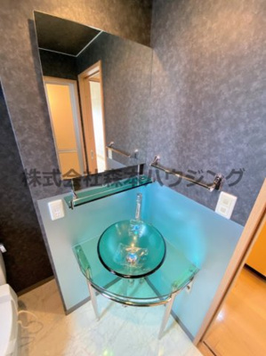 【独立洗面台】 | 　プラ・ディオ交野 | ※同タイプ別室の写真となります。
　設備内容など相違がある場合あくまで現状優先となります。