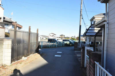 【前面道路含む現地写真】 | 鴻巣市滝馬室 中古一戸建て