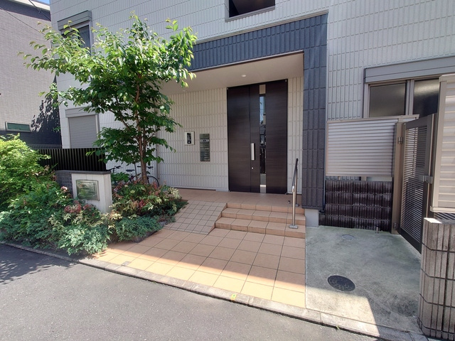 セルン池袋のエントランス