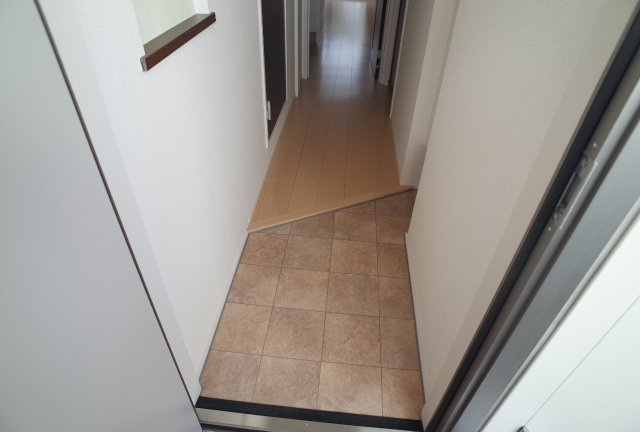 ボヌール本山中町の玄関