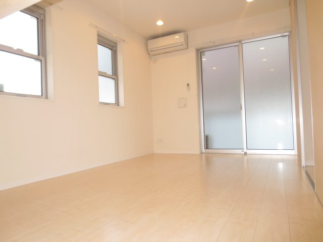 リブリ・メジュールのその他