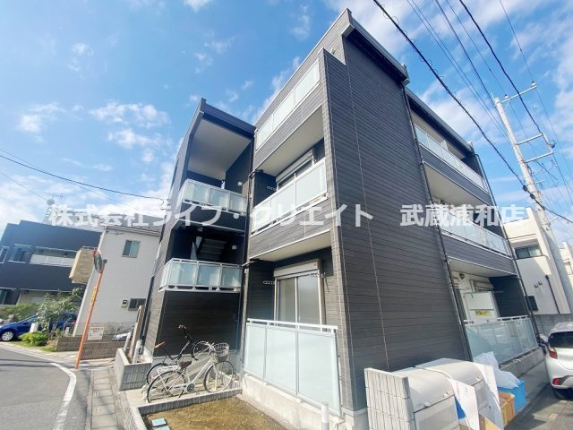 リブリ・ラヴィ・ルミエール