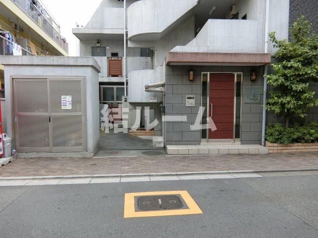 板橋区板橋３丁目の賃貸マンションのエントランス