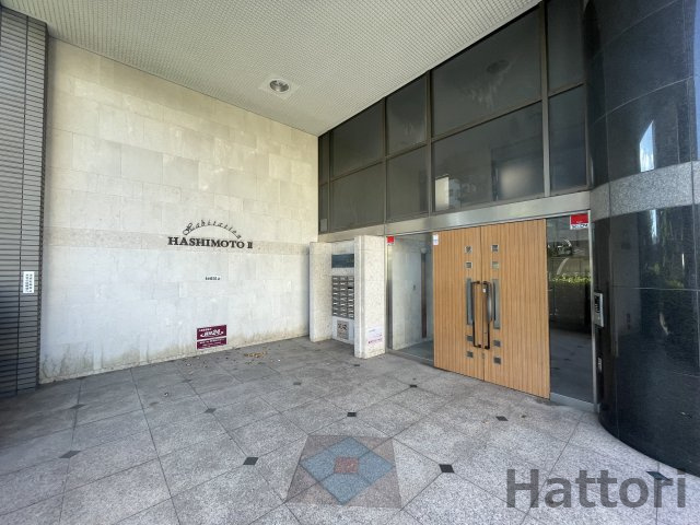 アビタシオン橋本Ⅱのエントランス