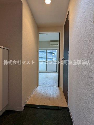 プリマベラ福島の玄関