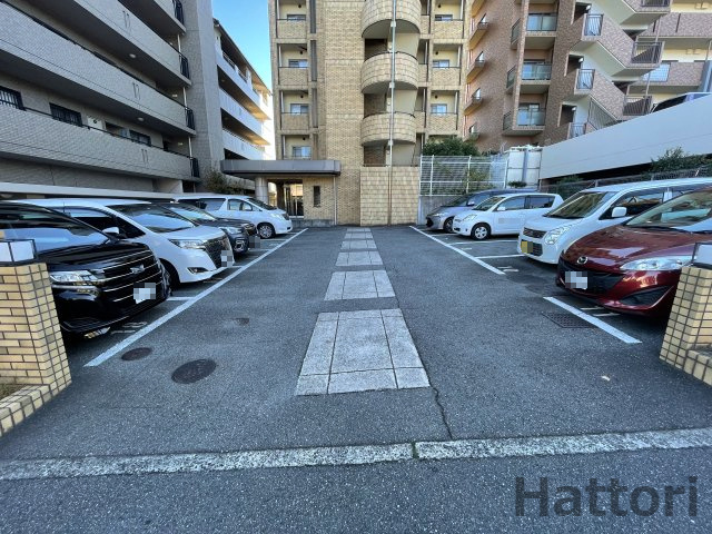 グランエールの駐車場