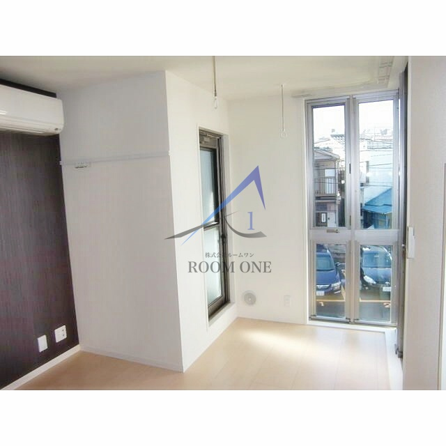 ヴィラハイブリッジの居間・リビング|洋室のお部屋です。