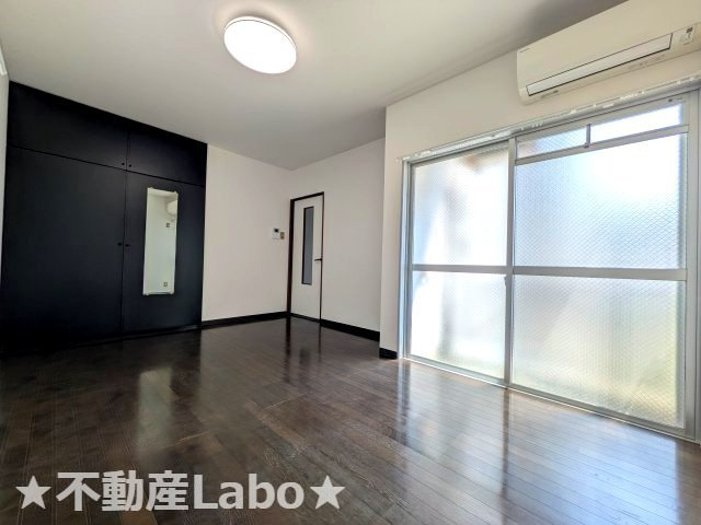 アーバンα　203の居間・リビング