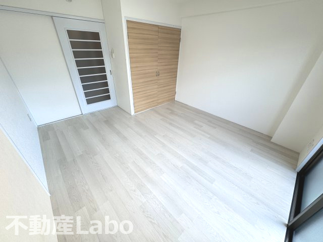 徳島市南昭和町１丁目の賃貸マンションの洋室