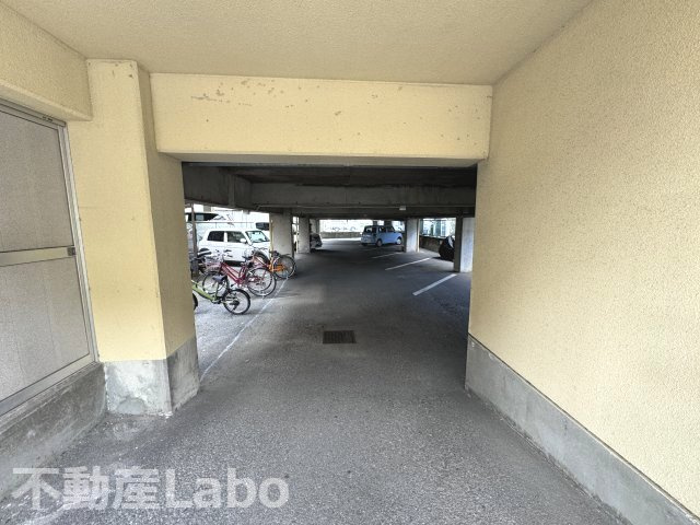 徳島市南昭和町１丁目の賃貸マンションの駐車場